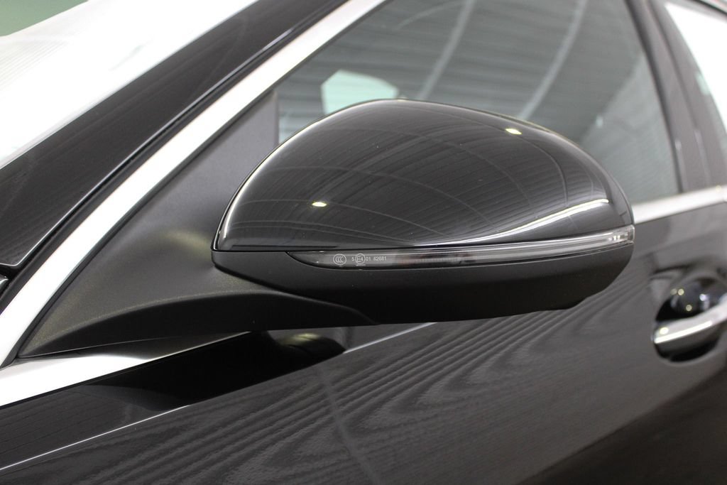 Used 2024 Mercedes-Benz C 300 Sedan image 7