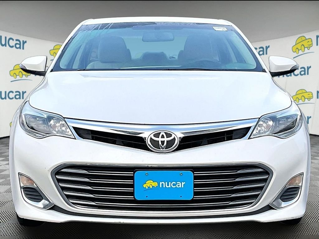Used 2013 Toyota Avalon XLE FWD image 2