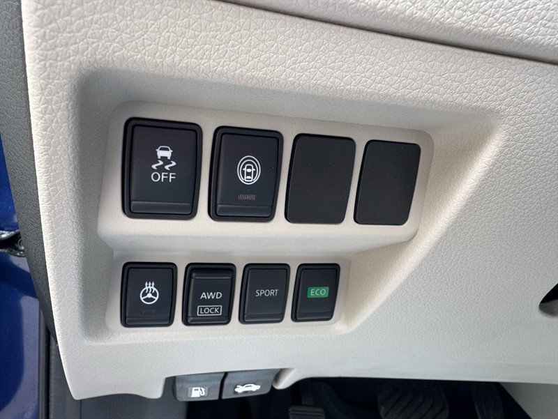 Used 2020 Nissan Rogue Sport SV w/ All-Weather Package image 13