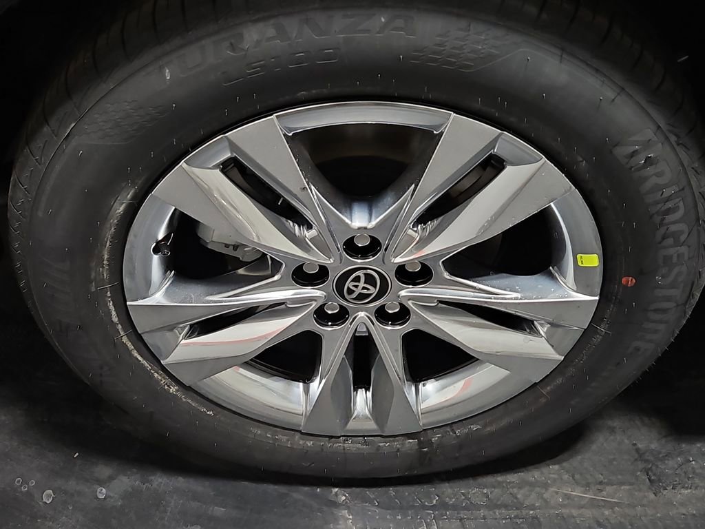 New 2026 Toyota Sienna XLE image 9