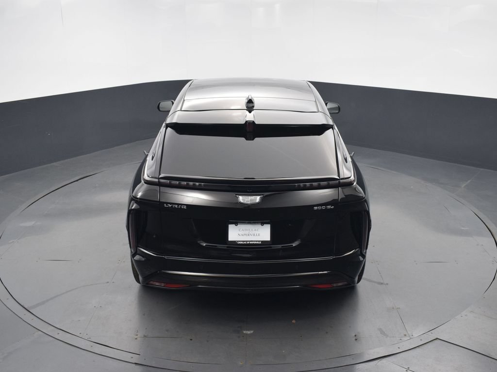 New 2026 Cadillac Lyriq Signature Sport w/ LPO, Floor Liner Package AWD/4WD image 43