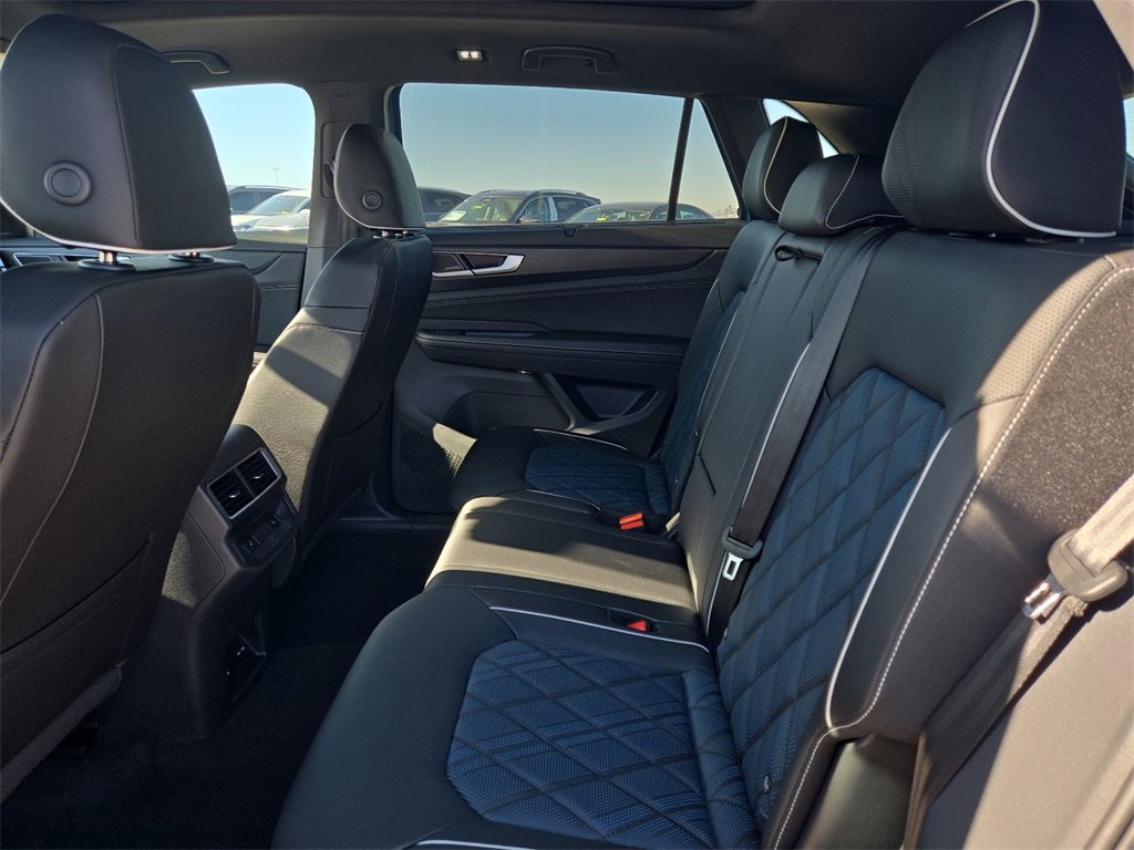 New 2025 Volkswagen Atlas Cross Sport SEL Premium R-Line image 15