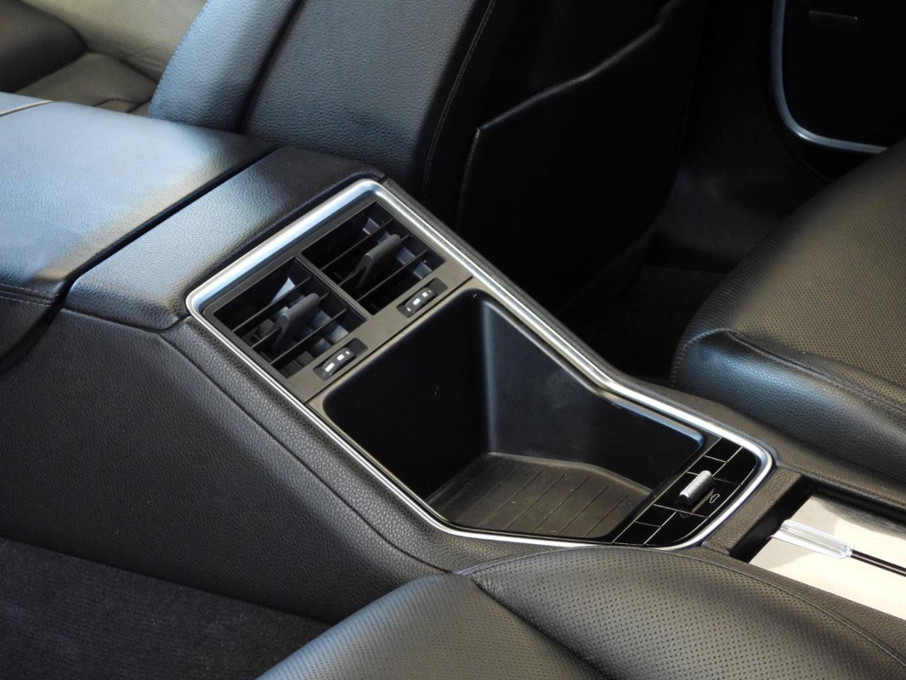 Used 2017 Porsche Panamera RWD image 58