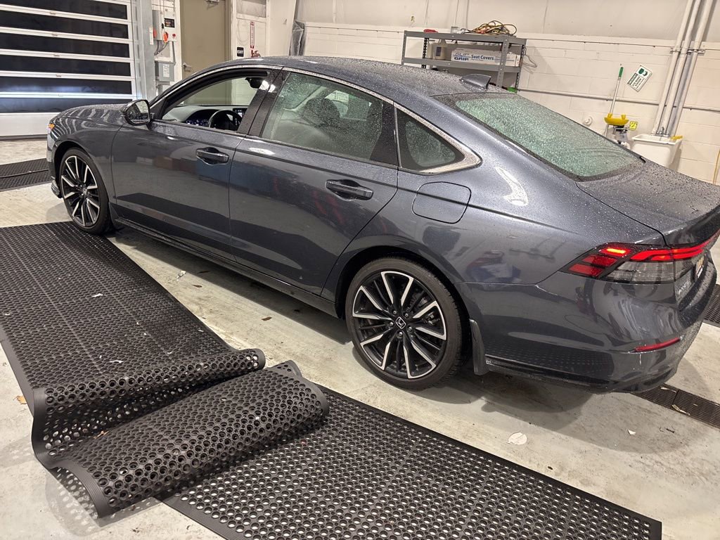 Used 2025 Honda Accord Touring image 5