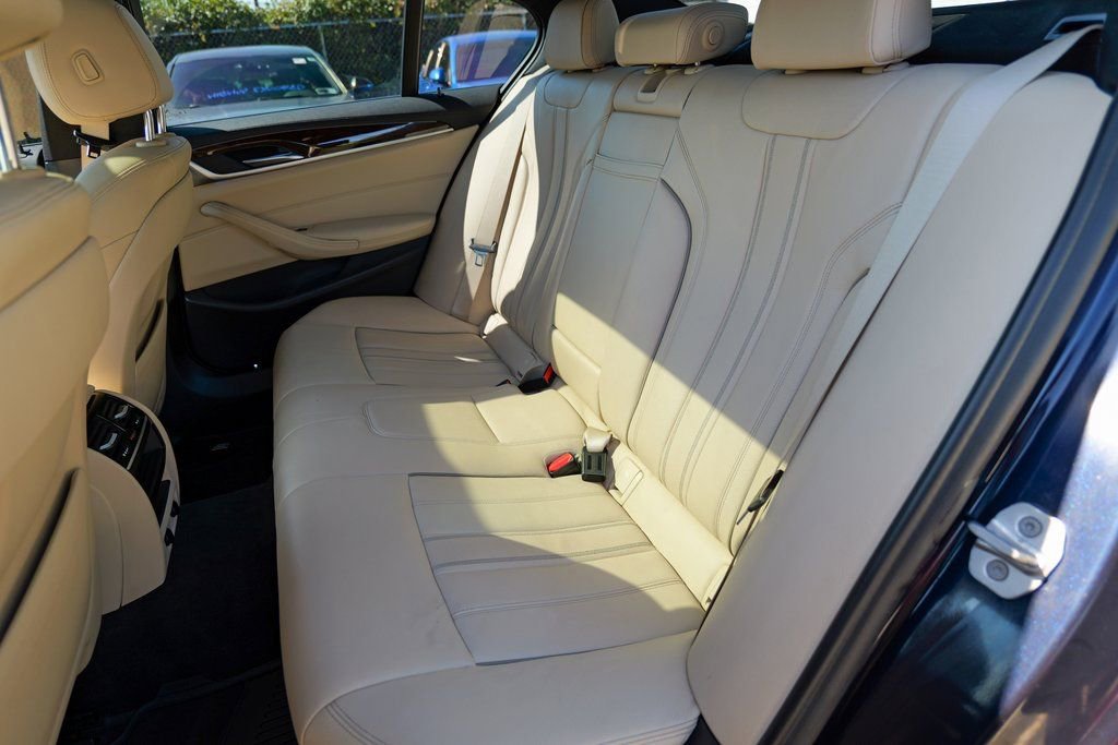 Used 2018 BMW 540i xDrive image 26