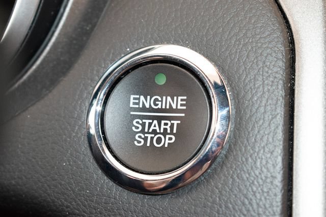 Used 2018 Ford Fusion SE w/ Fusion SE Technology Package FWD image 26
