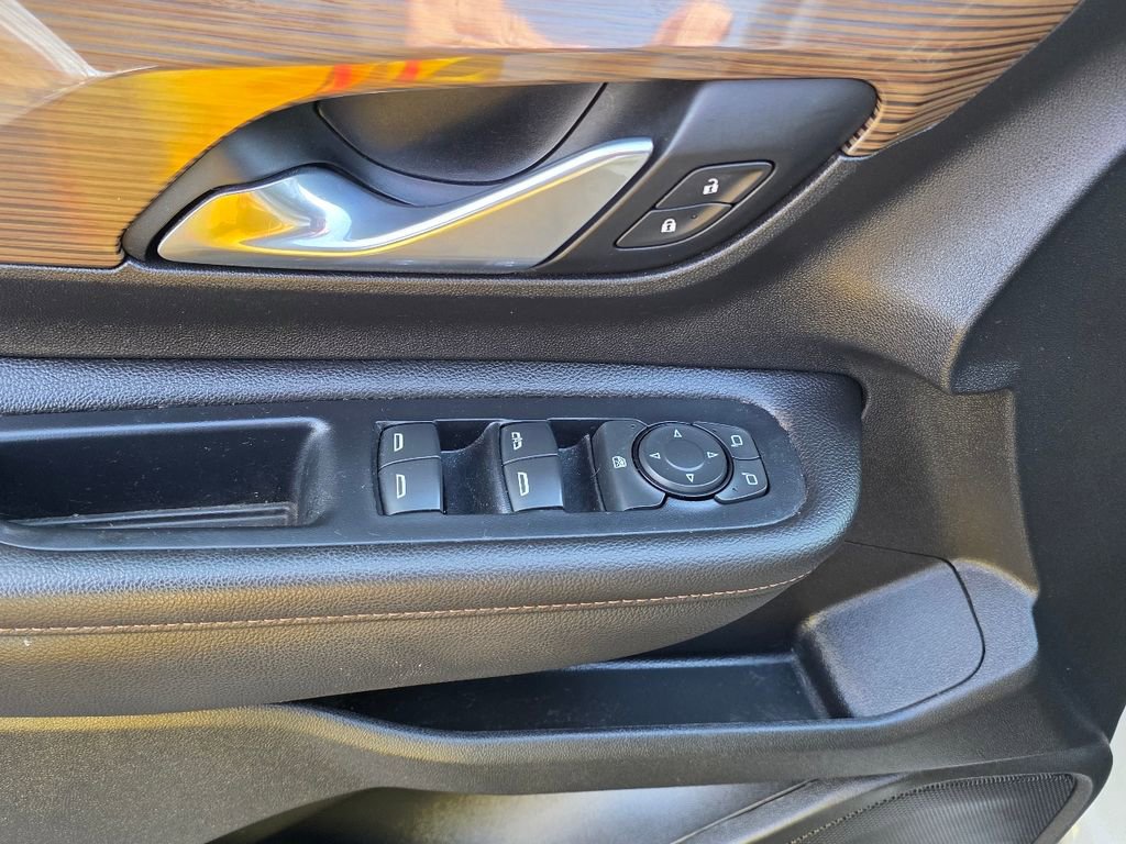 Used 2020 GMC Terrain SLE image 15