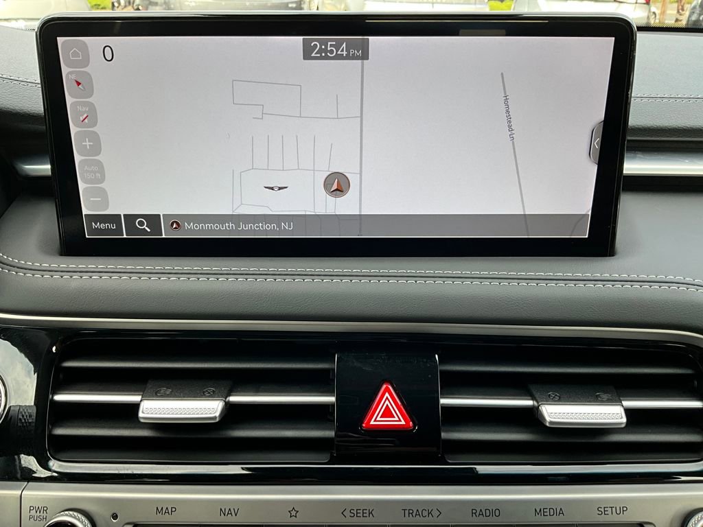 Used 2025 Genesis G70 2.5T image 24