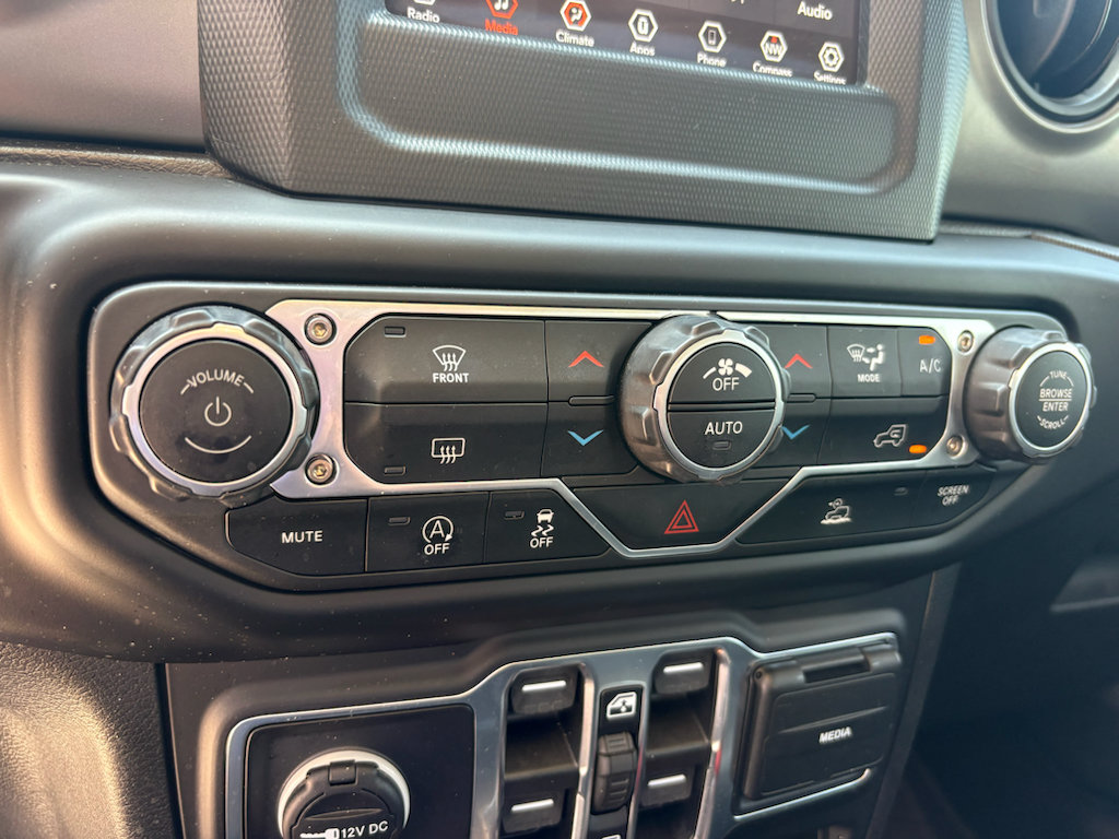 Used 2023 Jeep Gladiator Sport AWD/4WD image 19