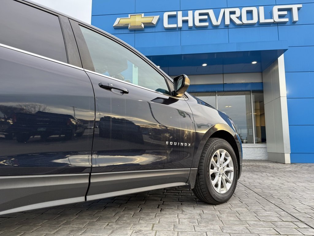 Used 2021 Chevrolet Equinox LT w/ Driver Convenience Package image 12