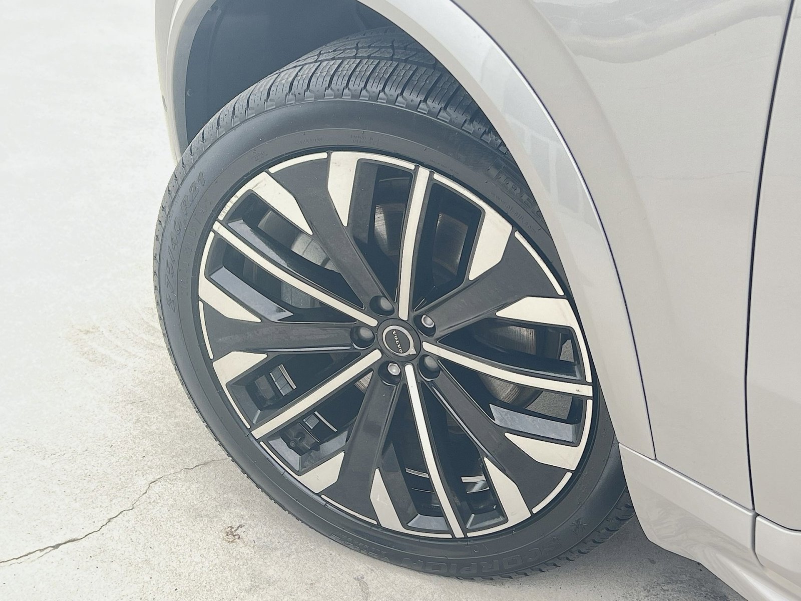 Certified 2025 Volvo XC90 B6 Plus AWD/4WD image 12