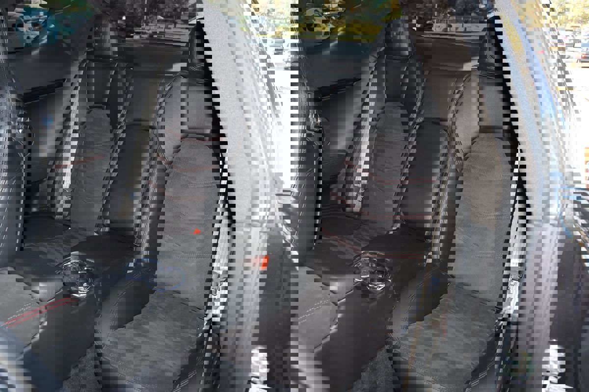 Used 2017 Maserati GranTurismo Sport image 32