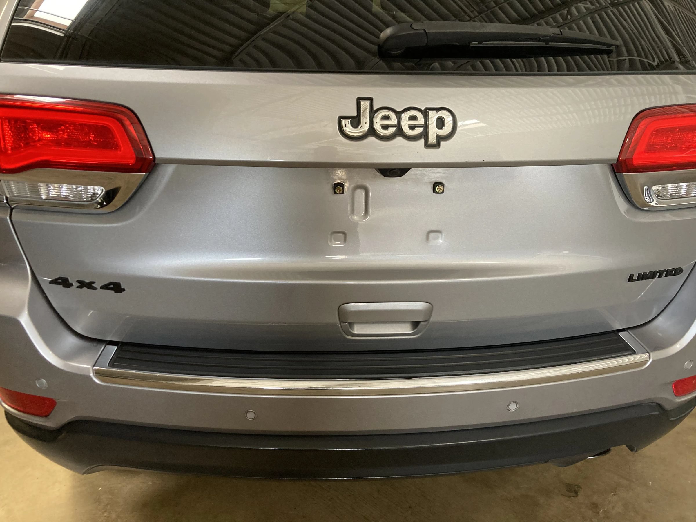 Used 2018 Jeep Grand Cherokee Limited AWD/4WD image 22