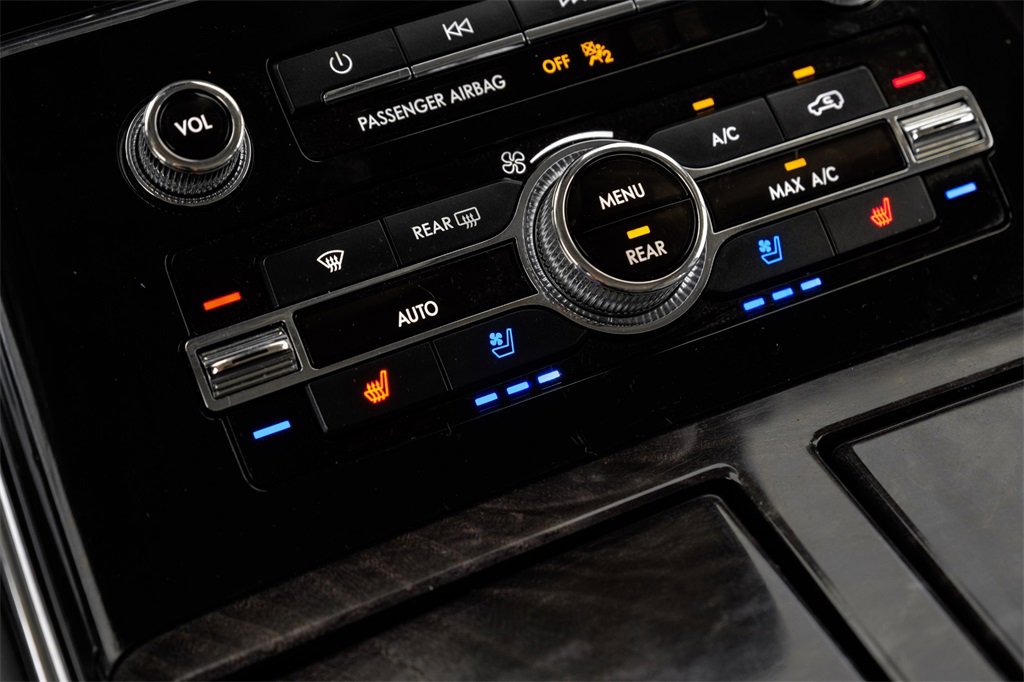 Used 2019 Lincoln Navigator Reserve image 24