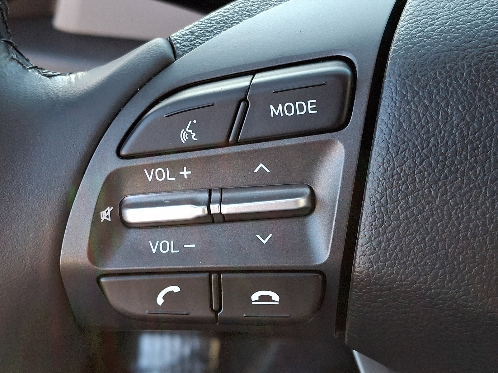 Certified 2021 Hyundai Kona Limited w/ Cargo Package AWD/4WD image 22