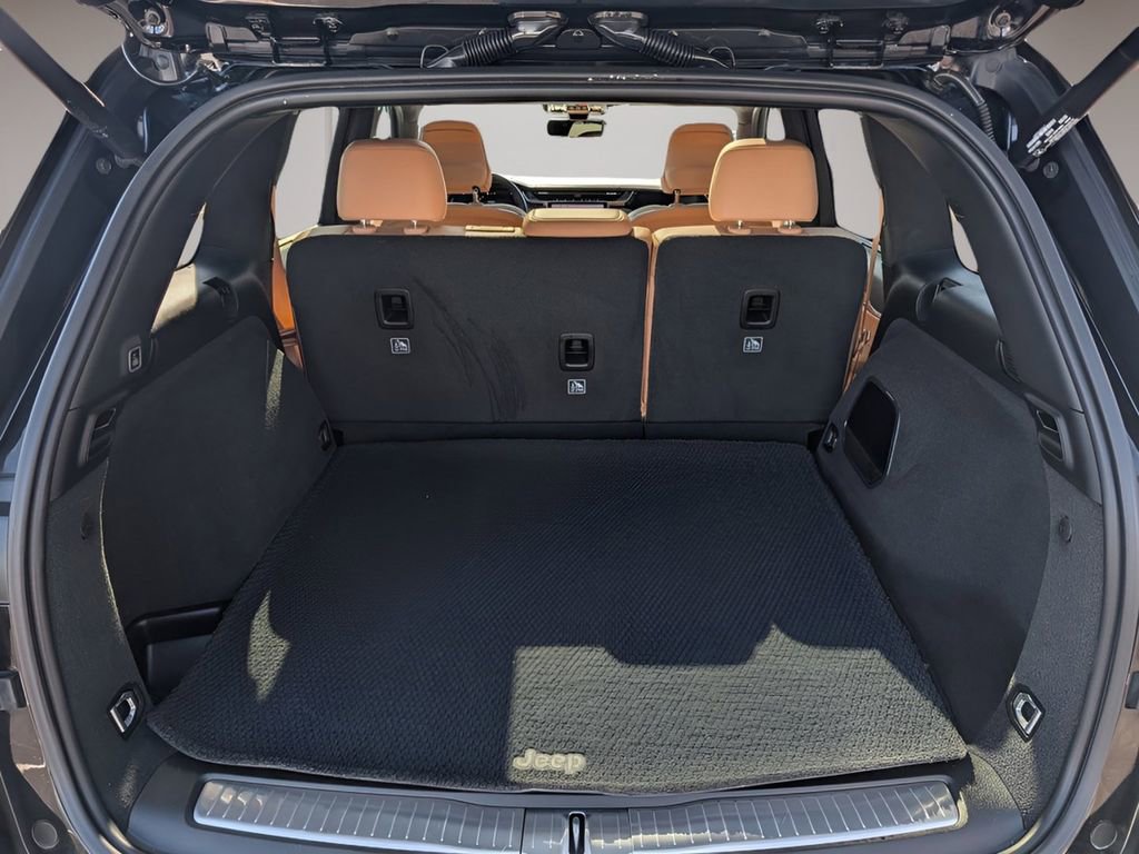 Used 2022 Jeep Grand Cherokee Summit image 12