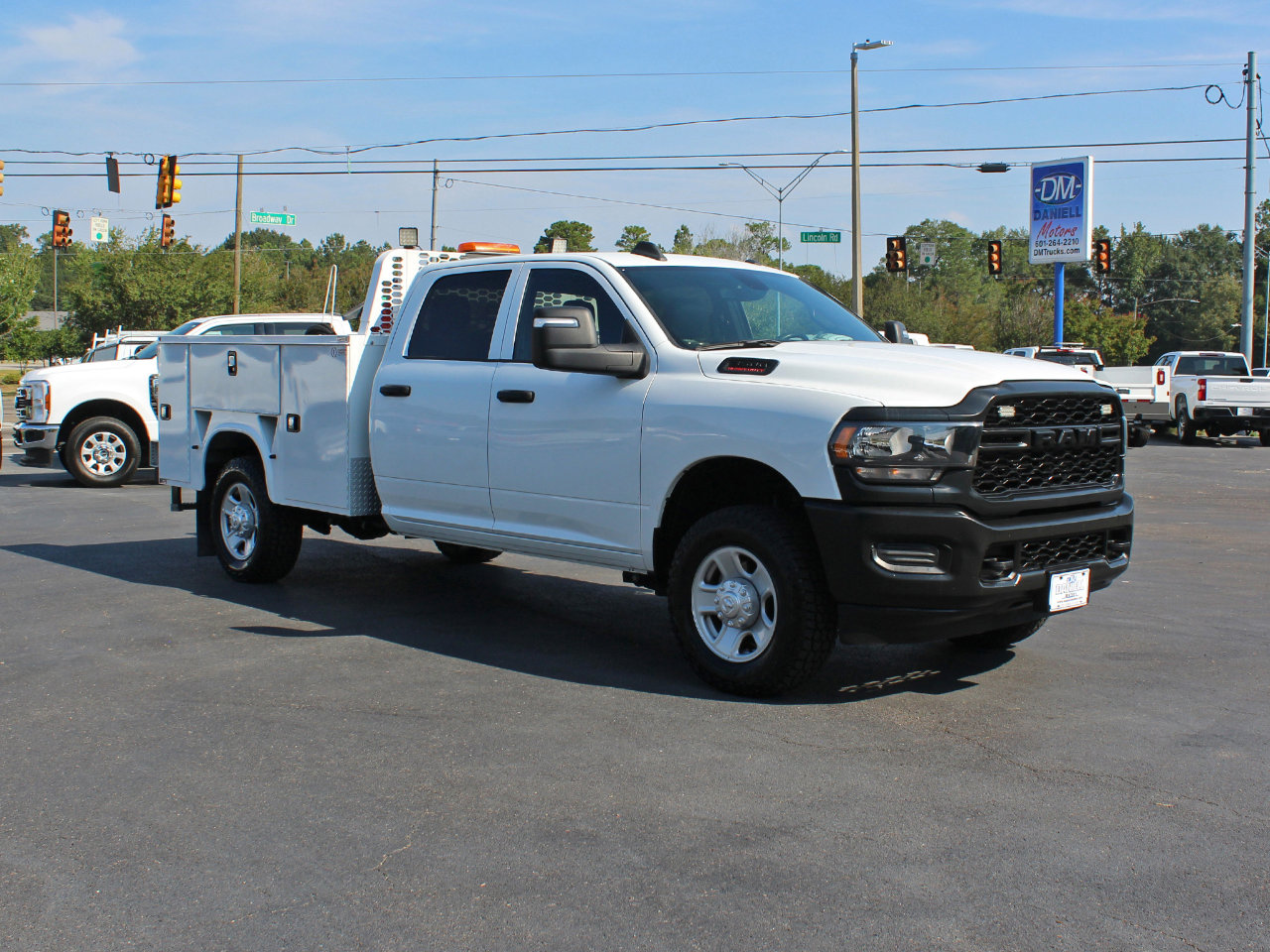 Used 2023 RAM 3500 Tradesman w/ Convenience Group image 6