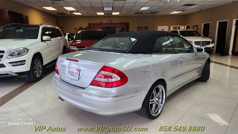 Used 2005 Mercedes-Benz CLK 320 Cabriolet image 4