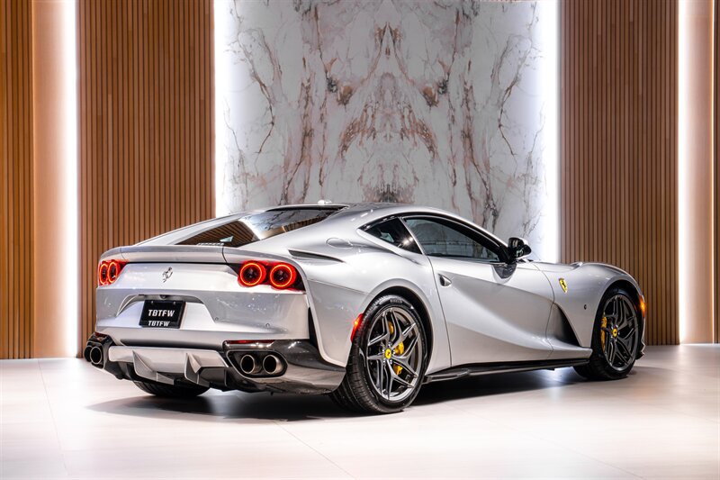 Used 2018 Ferrari 812 Superfast RWD image 3