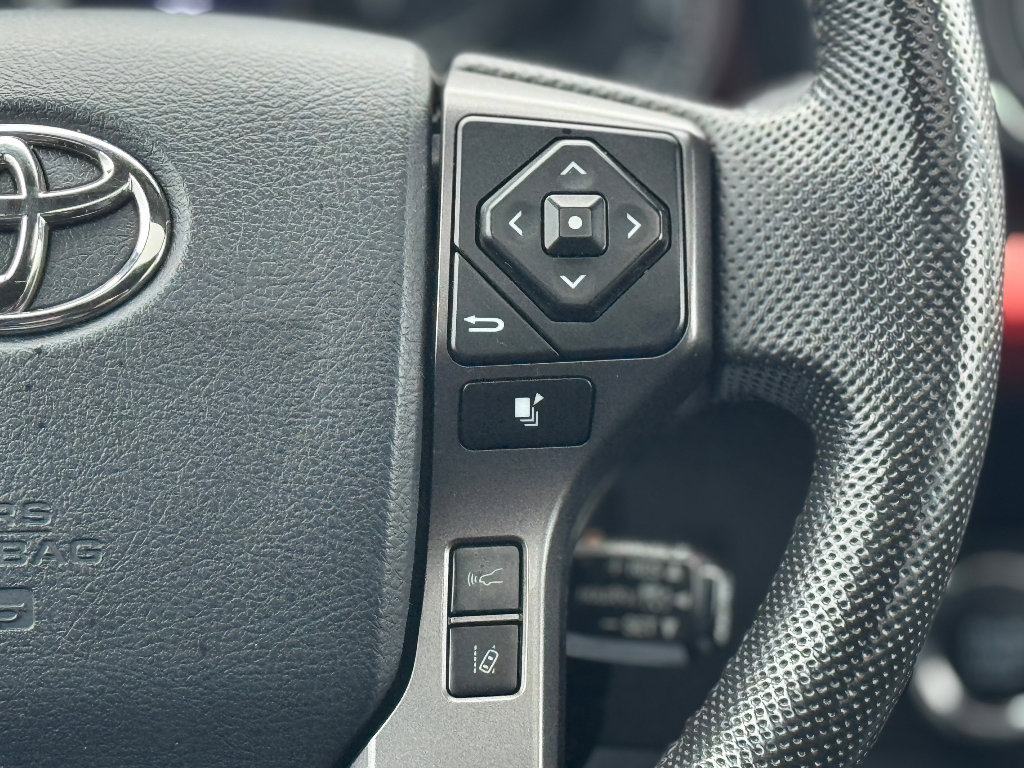 Used 2020 Toyota Tacoma TRD Off-Road image 5