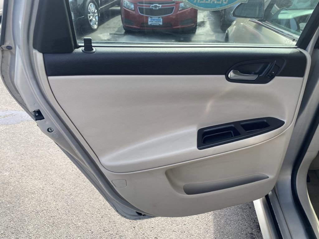 Used 2010 Chevrolet Impala LT w/ Convenience Package image 20