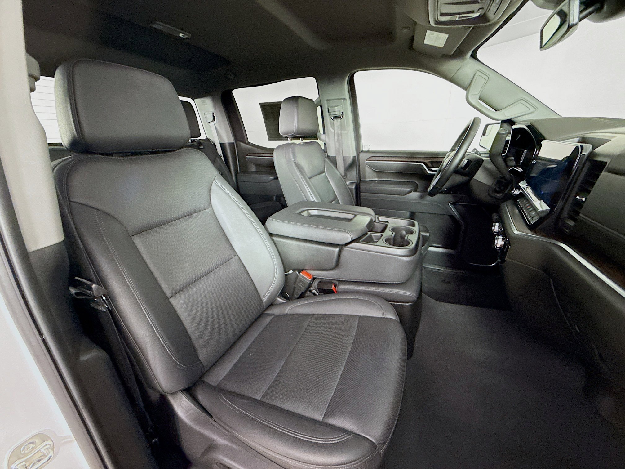 Used 2025 GMC Sierra 1500 SLT image 35