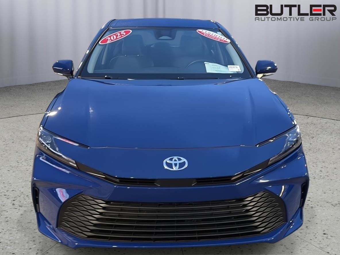 Certified 2025 Toyota Camry LE w/ Convenience Package FWD image 9