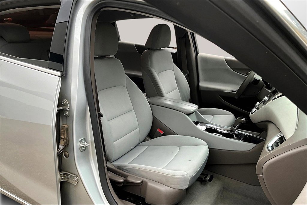 Used 2020 Chevrolet Malibu LT image 27