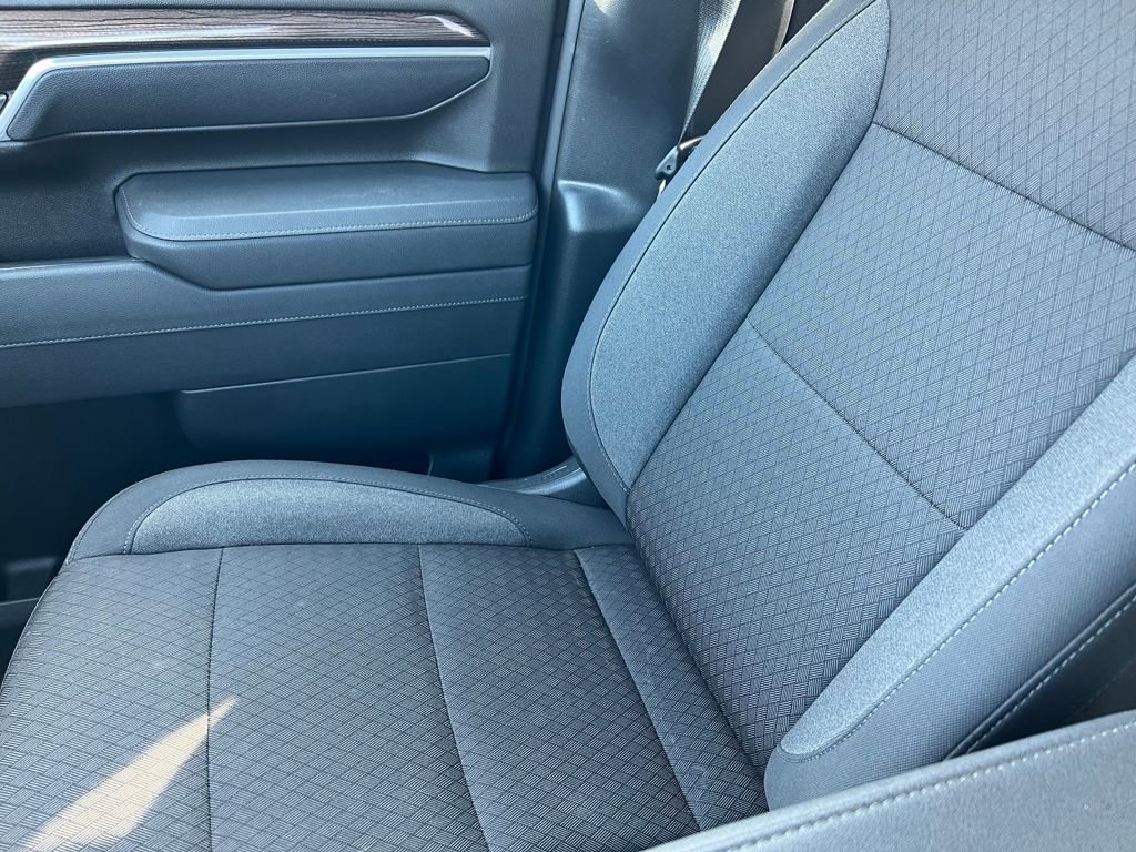 Used 2025 Chevrolet Silverado 2500 LT w/ Convenience Package image 31