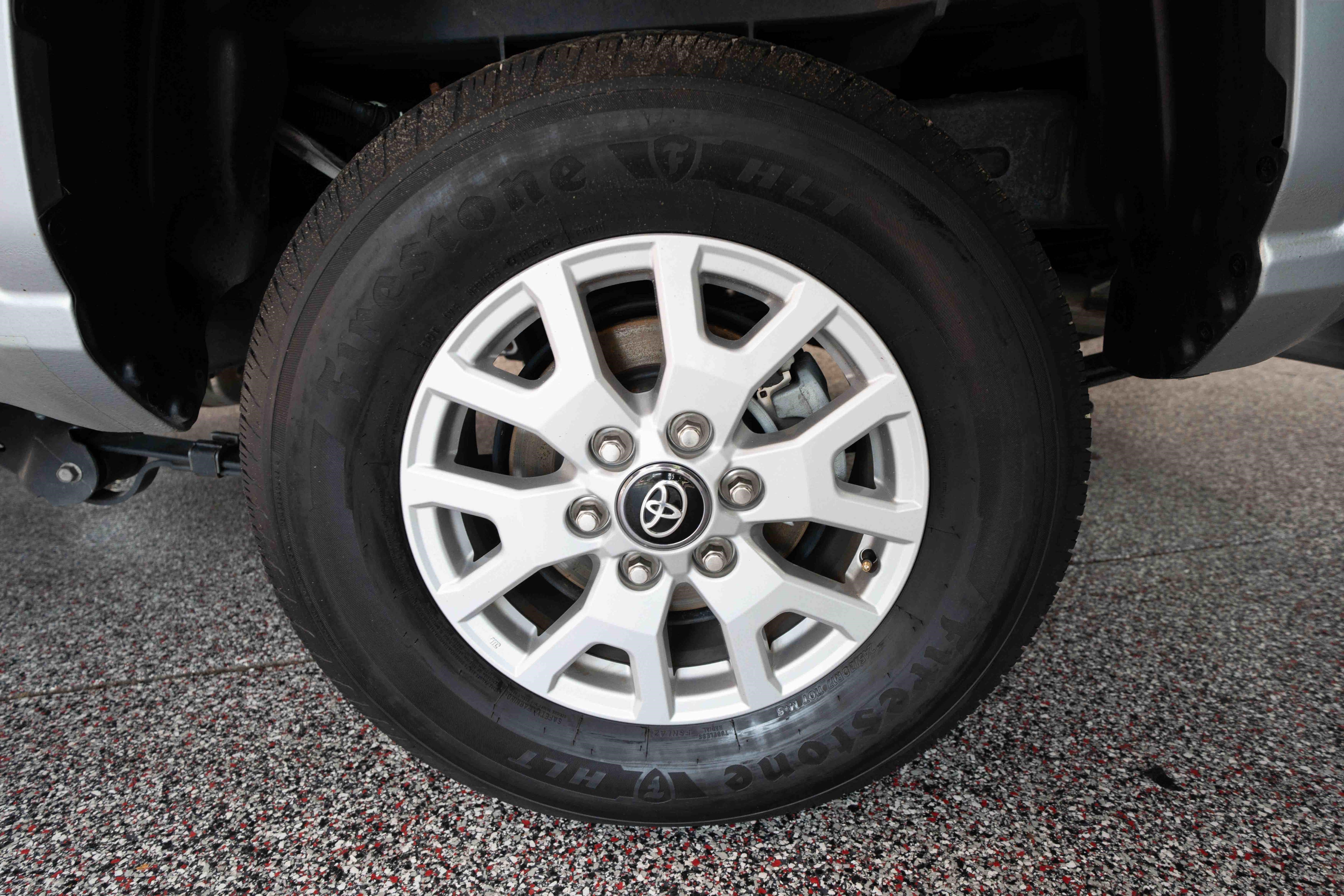 Used 2025 Toyota Tacoma SR w/ SR Upgrade Package AWD/4WD image 28