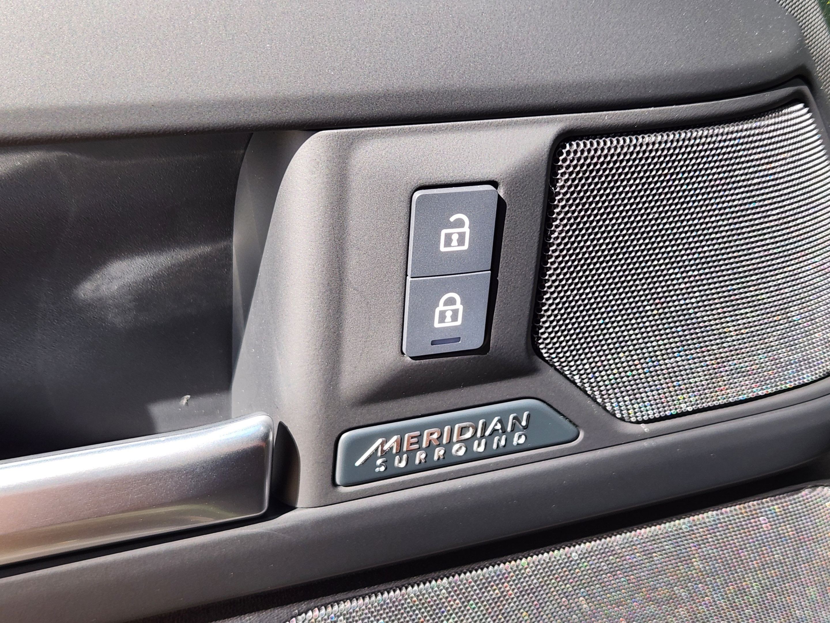 New 2026 Land Rover Defender 110 X-Dynamic SE AWD/4WD image 18
