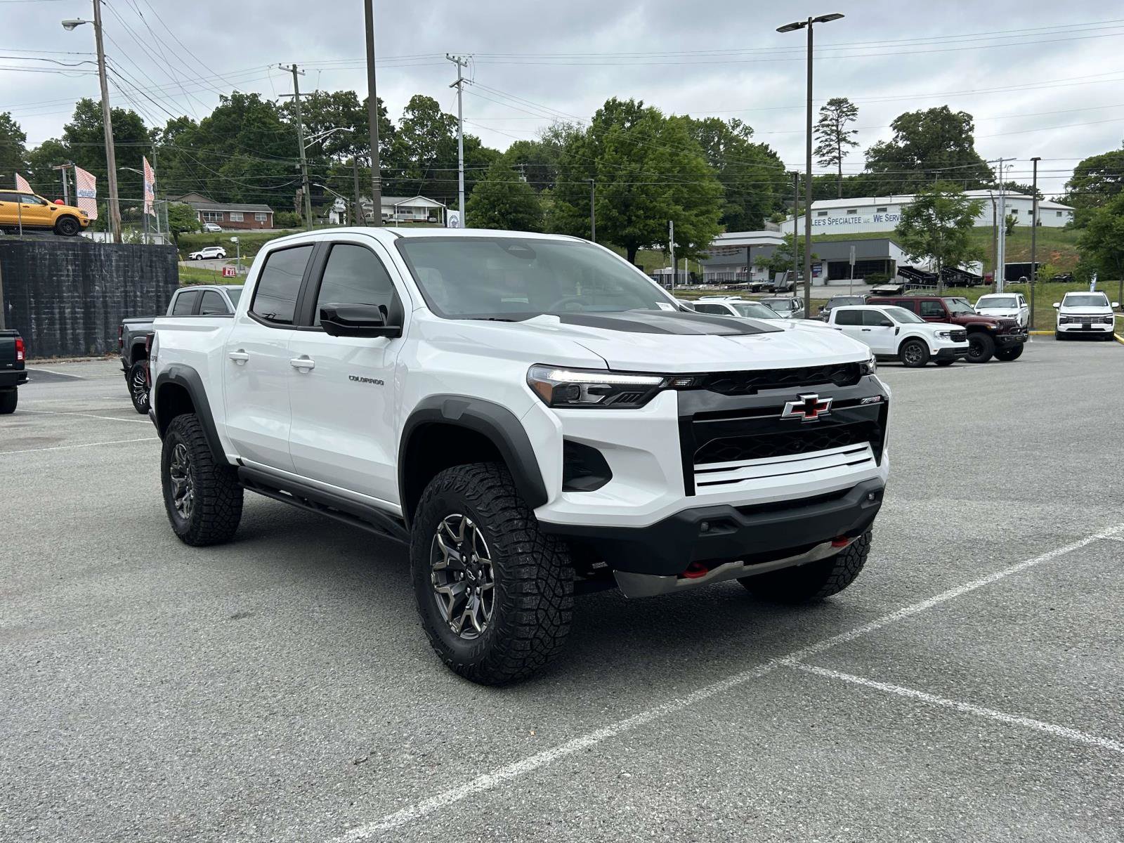 Used 2024 Chevrolet Colorado ZR2 w/ ZR2 Convenience Package III AWD/4WD image 1