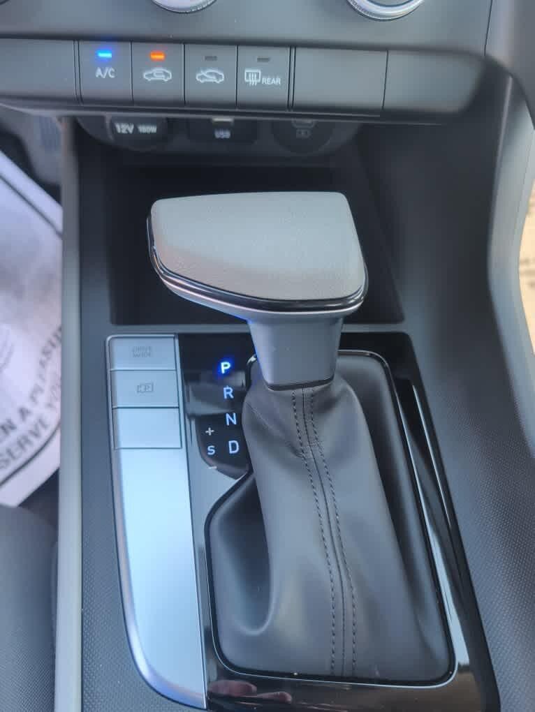 New 2026 Hyundai Elantra SE FWD image 24