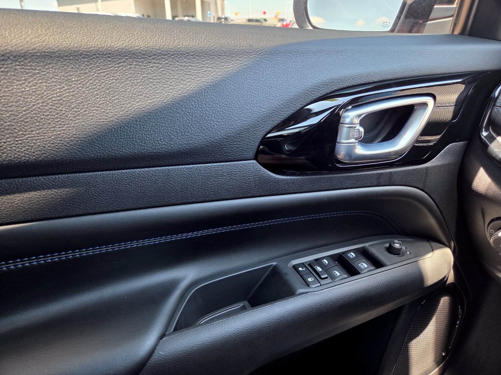 New 2026 Jeep Compass Latitude AWD/4WD image 40