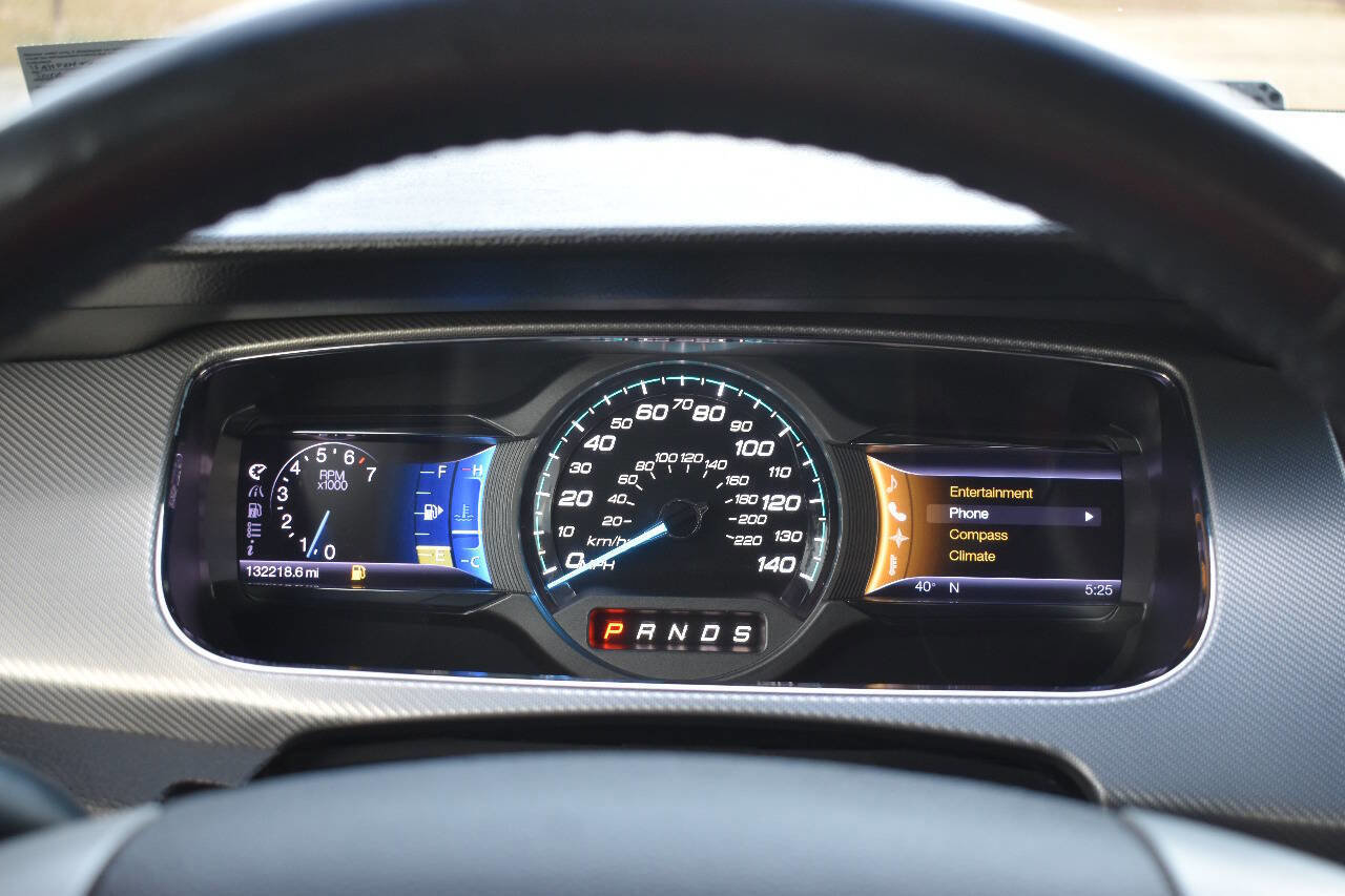 Used 2013 Ford Taurus SHO image 23