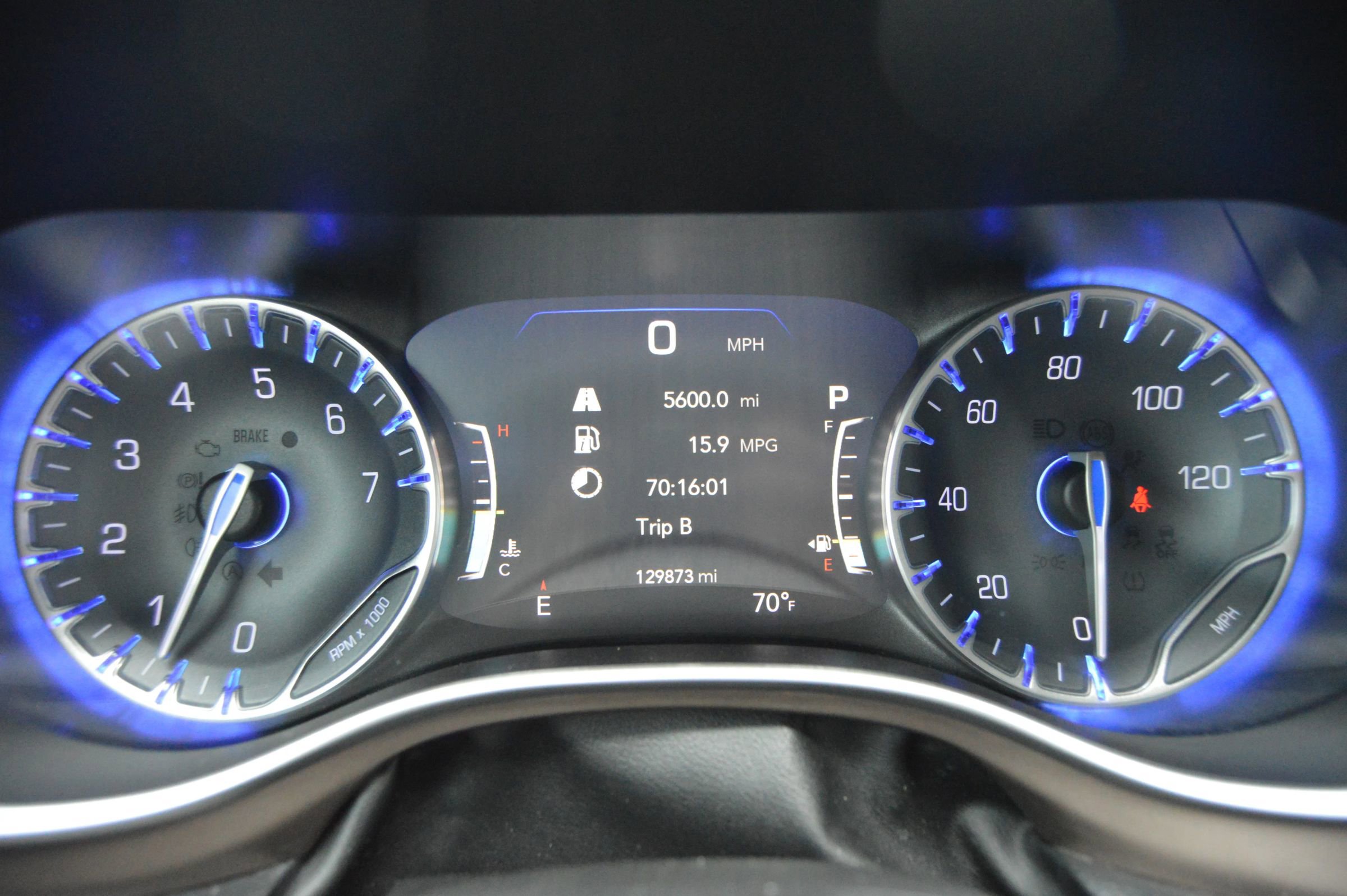 Used 2018 Chrysler Pacifica Touring-L w/ Advanced Safetytec Group FWD image 12
