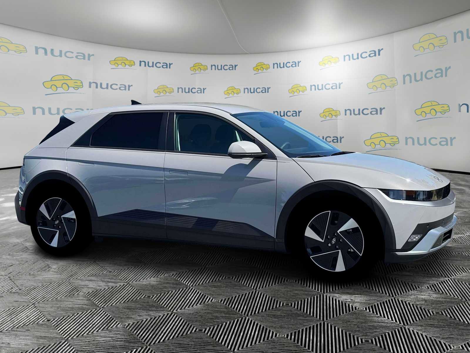 New 2025 Hyundai Ioniq 5 SE image 11