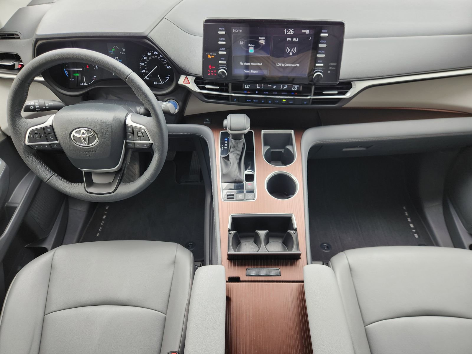 Used 2023 Toyota Sienna XLE FWD image 29