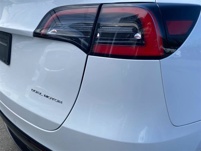 Used 2023 Tesla Model Y AWD image 5