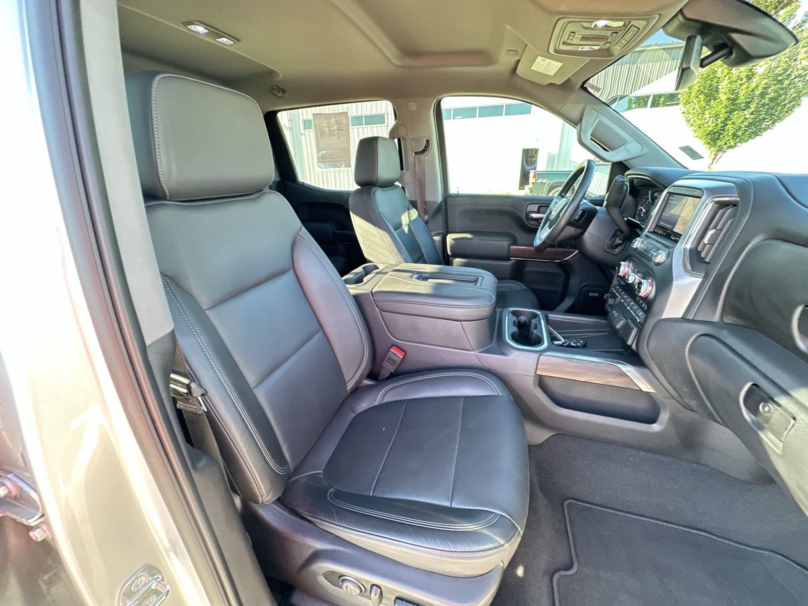 Used 2020 GMC Sierra 1500 SLT w/ SLT Premium Plus Package AWD/4WD image 27