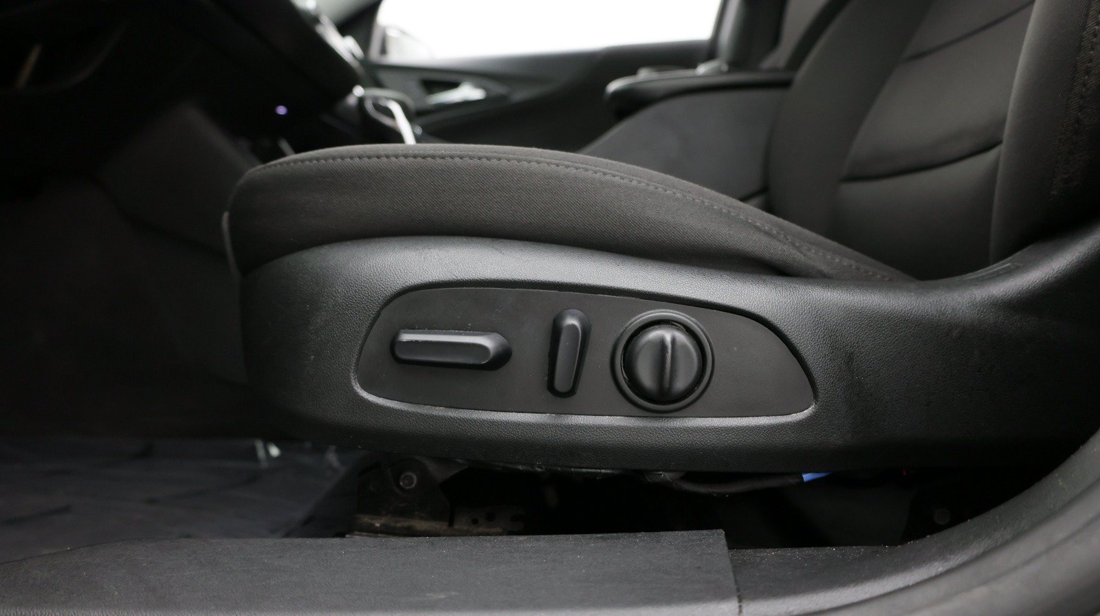 Used 2021 Chevrolet Malibu LT FWD image 14