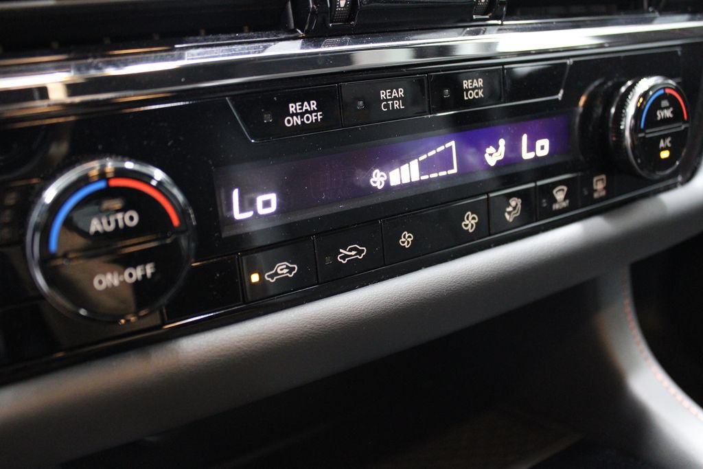 Used 2025 Nissan Pathfinder Rock Creek AWD/4WD image 32