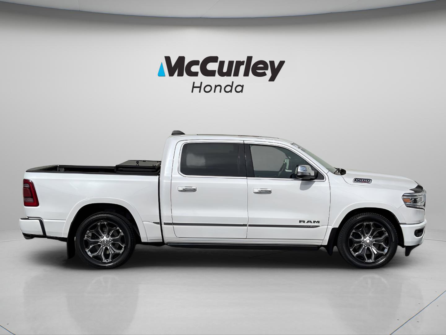 Used 2020 RAM 1500 Limited w/ Advanced Safety Group AWD/4WD image 2