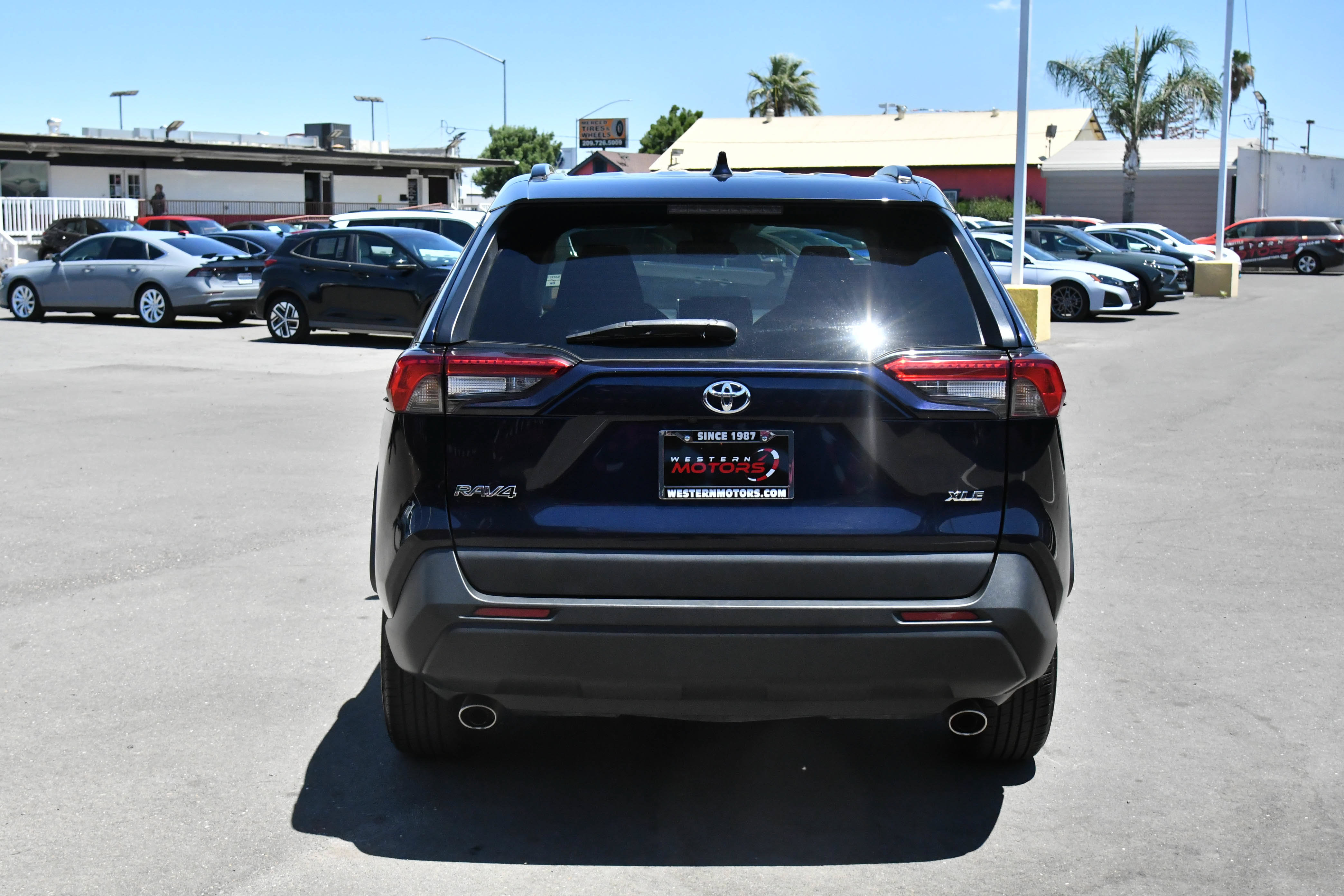 Used 2024 Toyota RAV4 XLE FWD image 7