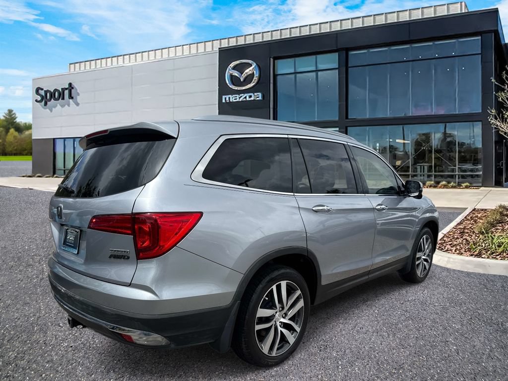 Used 2017 Honda Pilot Touring image 3