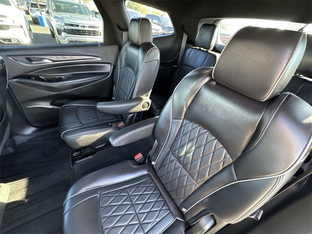 Used 2022 Buick Enclave Avenir image 23