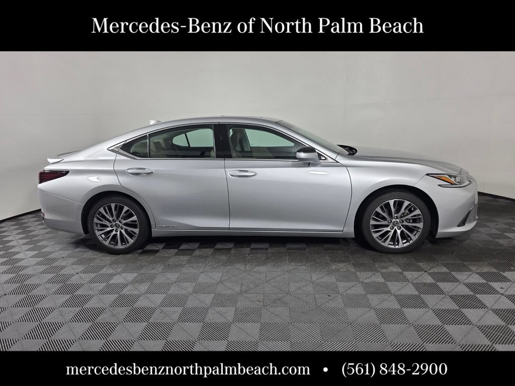 Used 2019 Lexus ES 300h w/ Premium Package FWD image 7