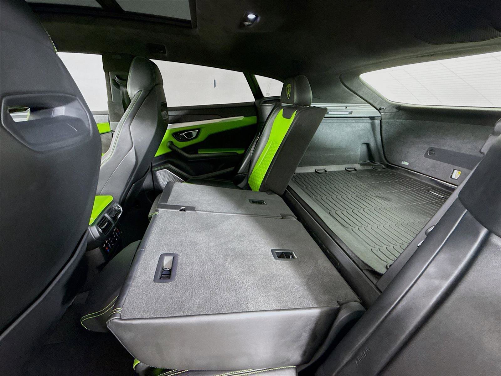 Used 2019 Lamborghini Urus image 16