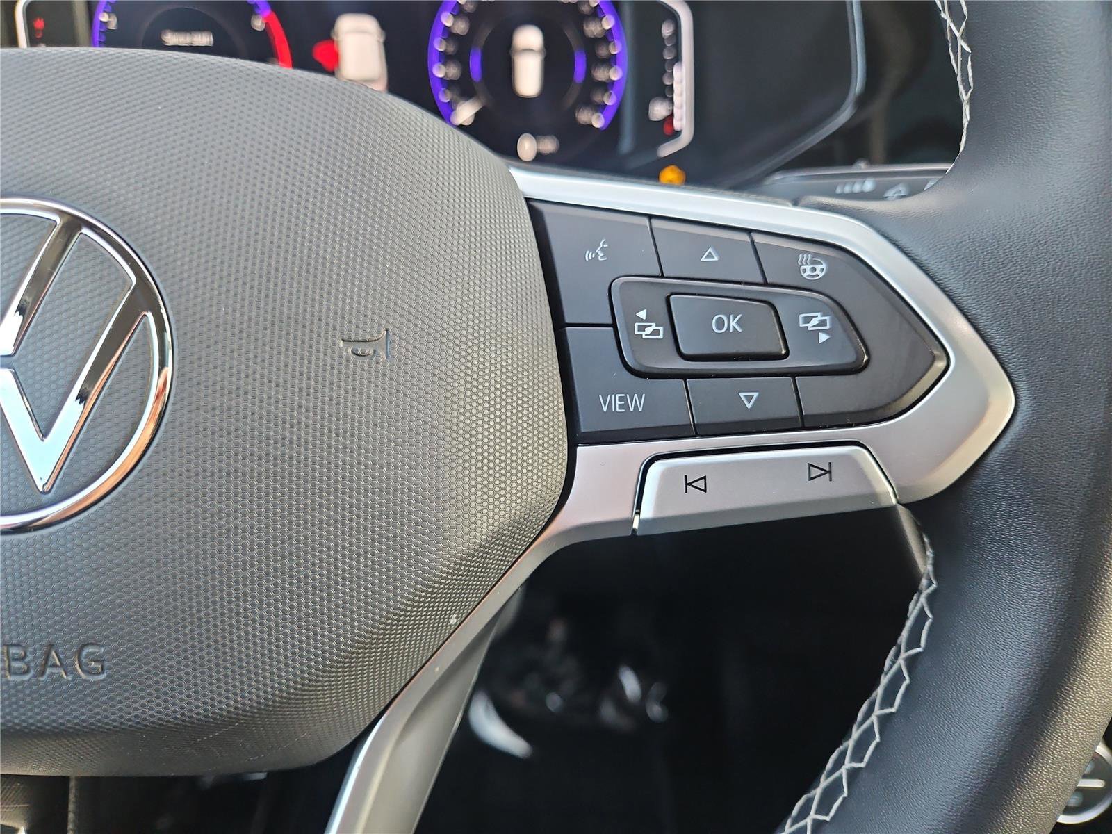 Used 2023 Volkswagen Taos SEL image 18