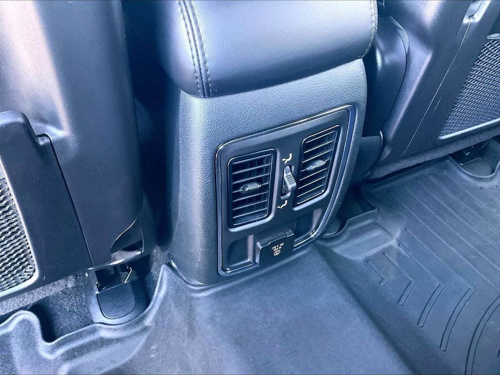 Used 2022 Jeep Grand Cherokee Laredo X AWD/4WD image 25